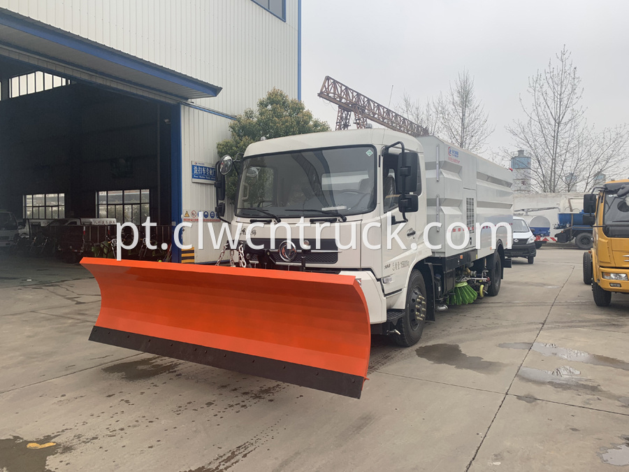 street sweeper cleaning truck 1